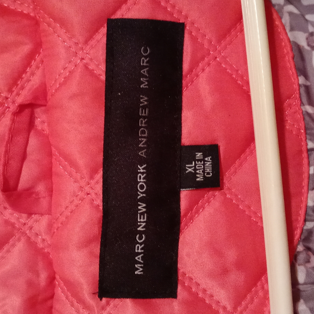 Lightweight jacket - Picture 2 of 7